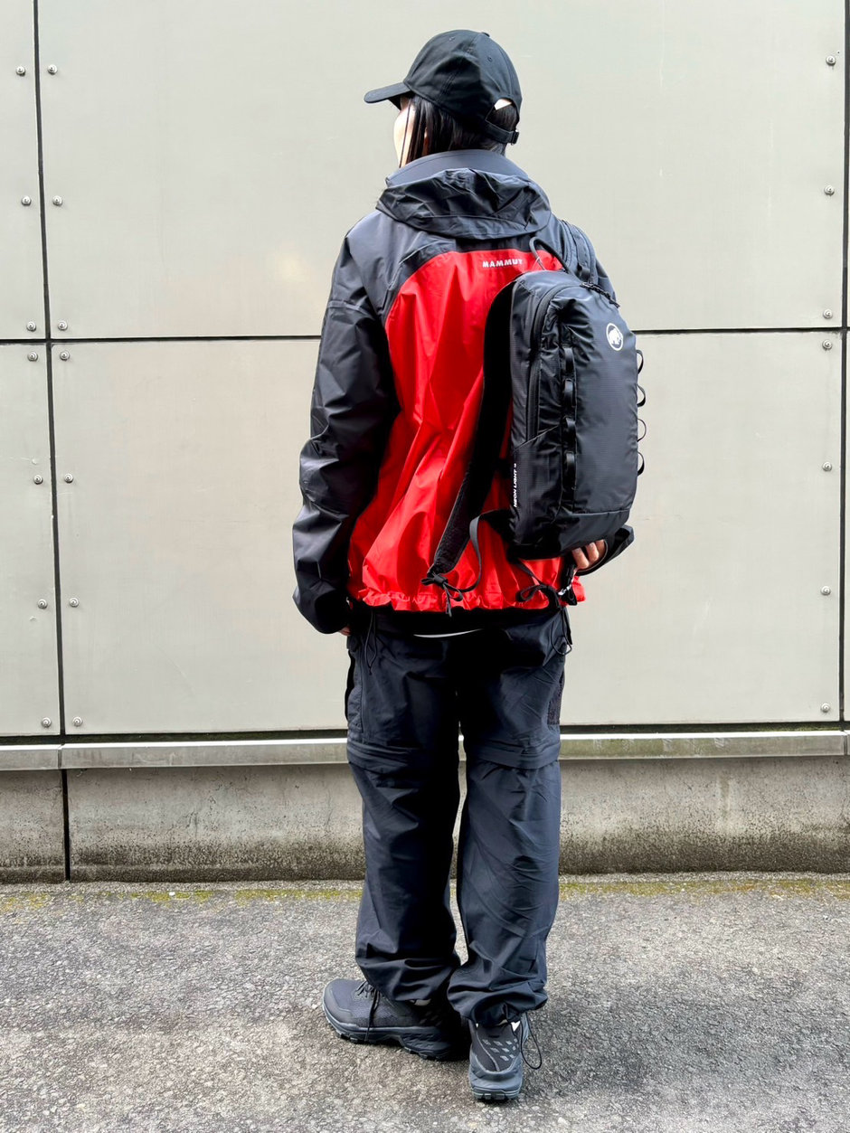 プレ黒コーデ aki