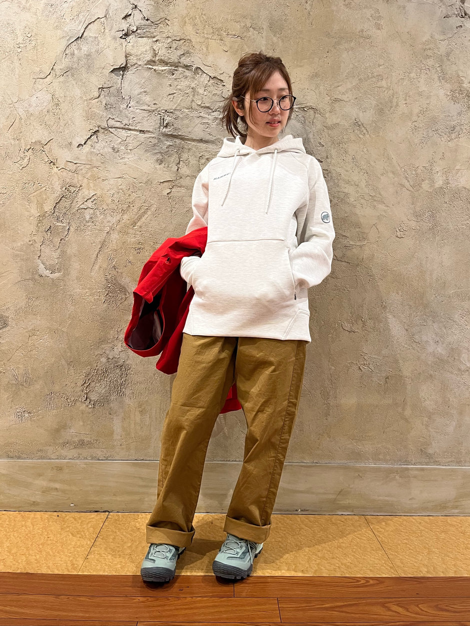 赤が主役のカジュアルコーデ Ito