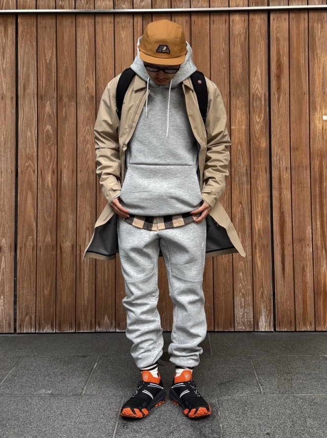 春コートコーデ moga