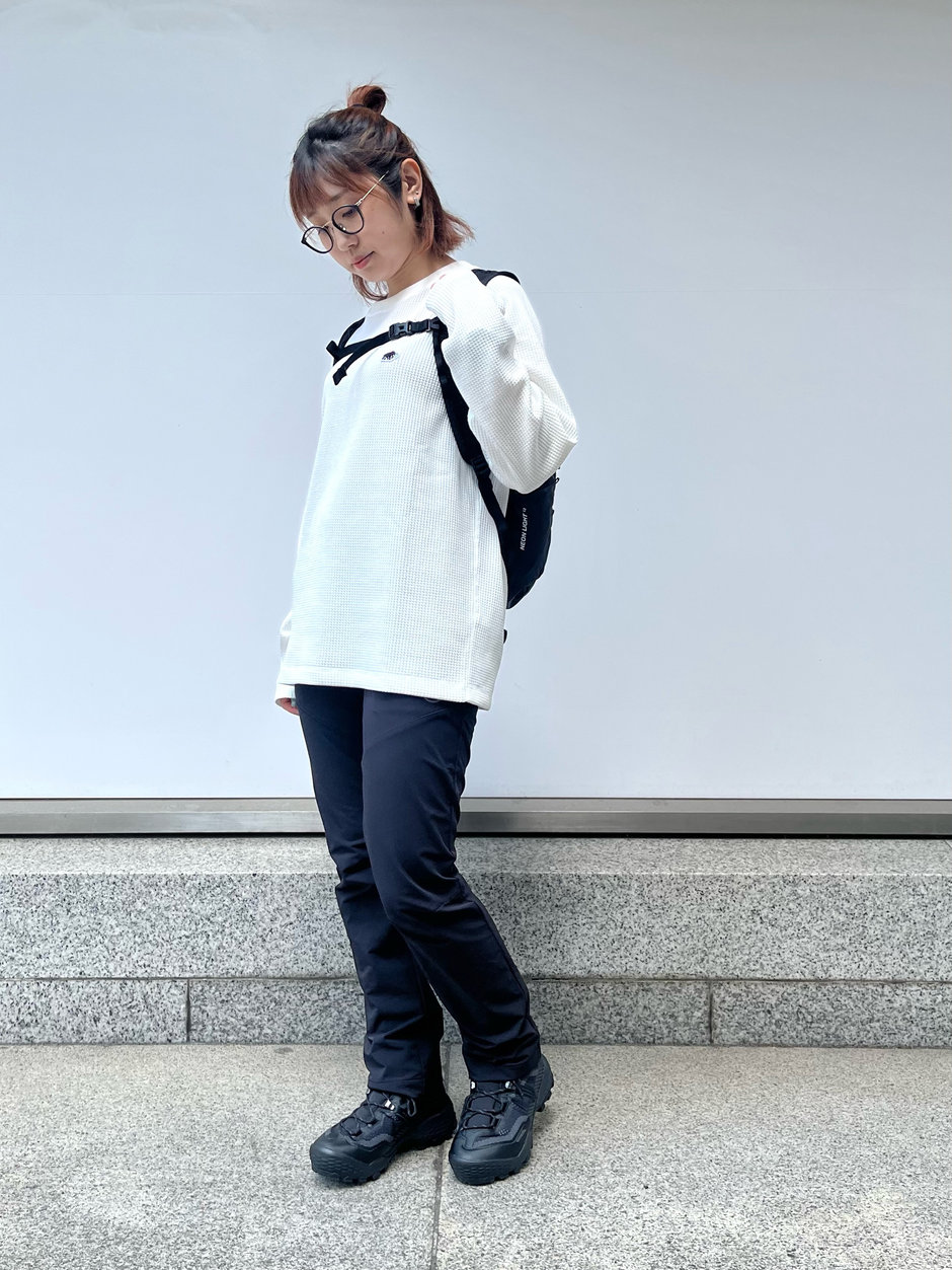 秋はじめ、モノトーン Ito