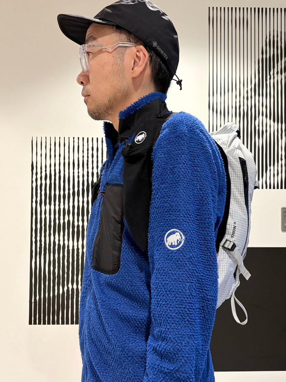 軽やかな着心地で楽しむ、秋のハイキングスタイル E!KAWA