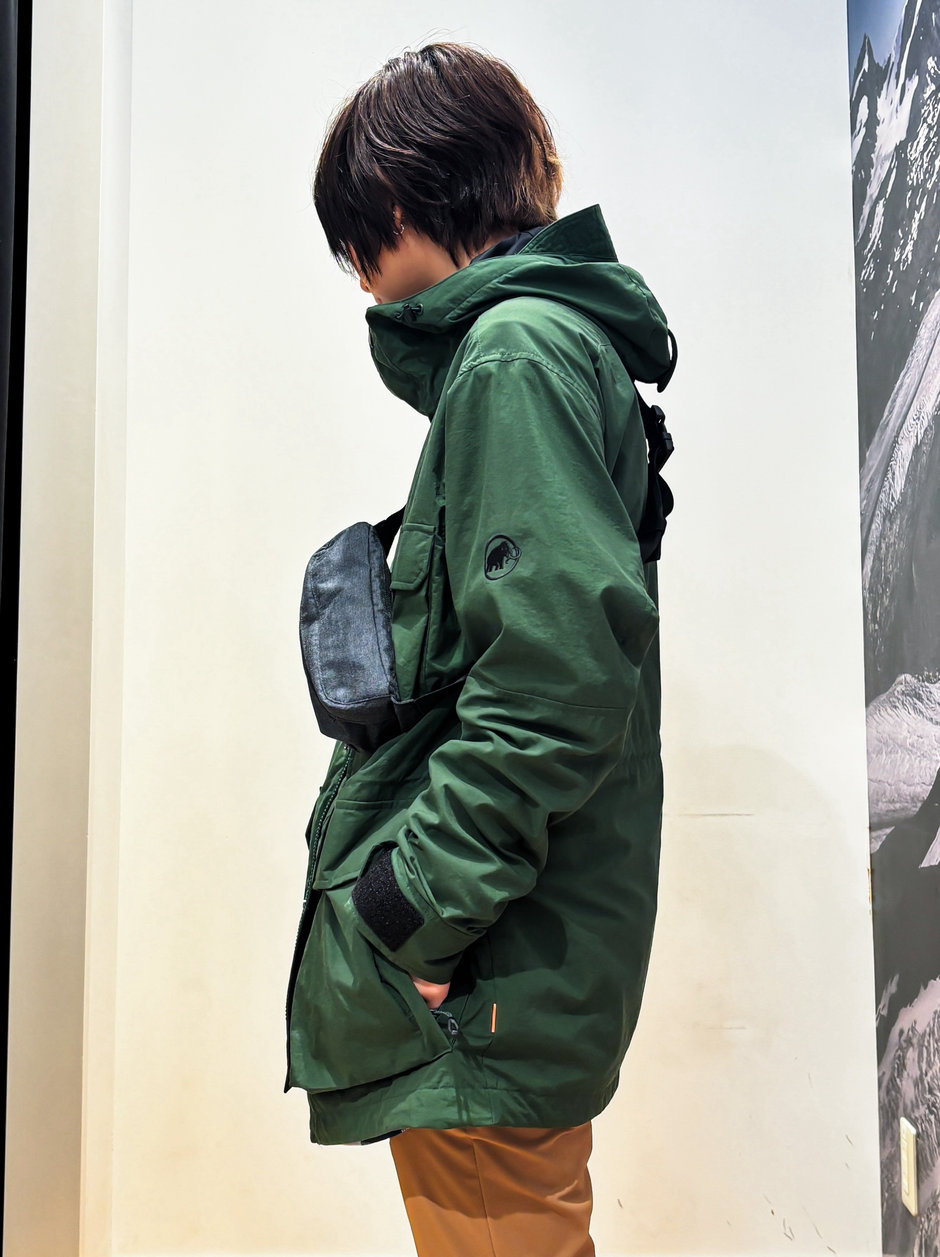 マウンテンウィンドブレーカー ほの