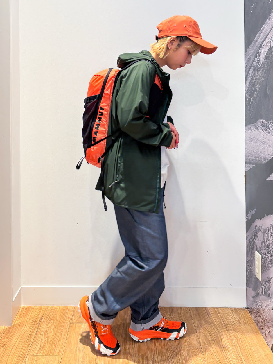 めちゃめちゃ軽〜いウィンドブレーカー ほの