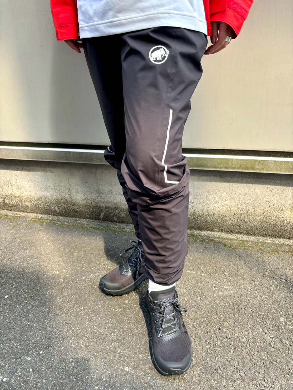 王道！mammut redコーデ aki