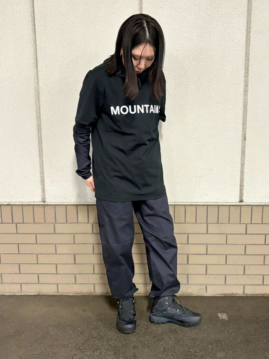 春ブラックコーデ aki