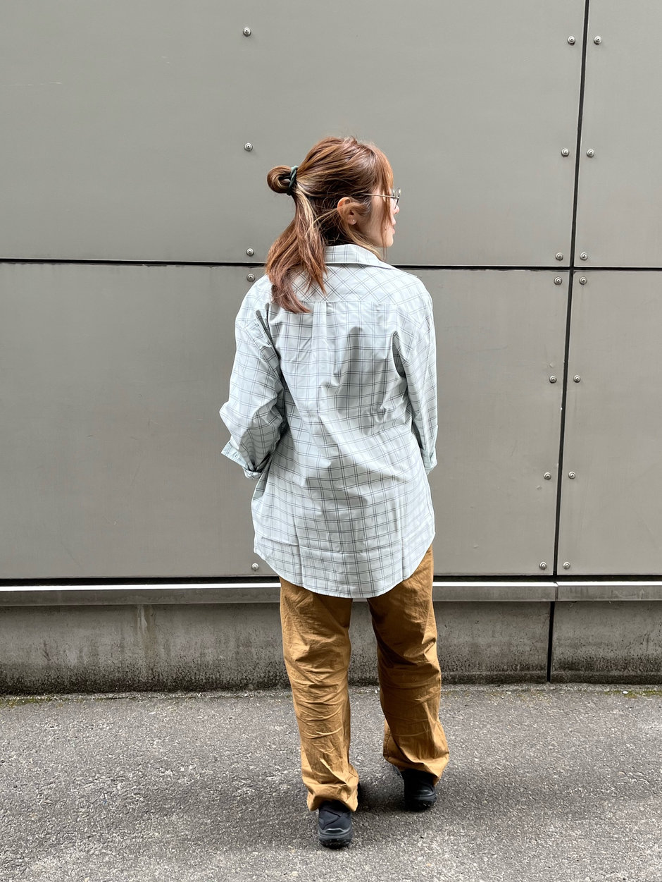 アウトドアアイテムを普段着に着るラフコーデ Ito