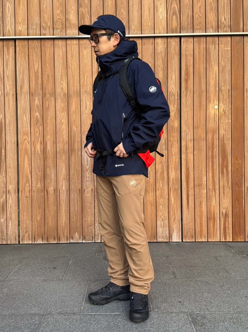 トレッキングコーデ moga