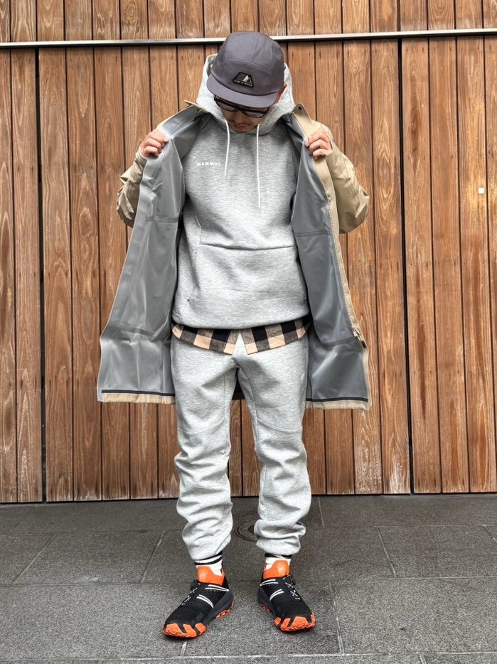 春コートコーデ moga