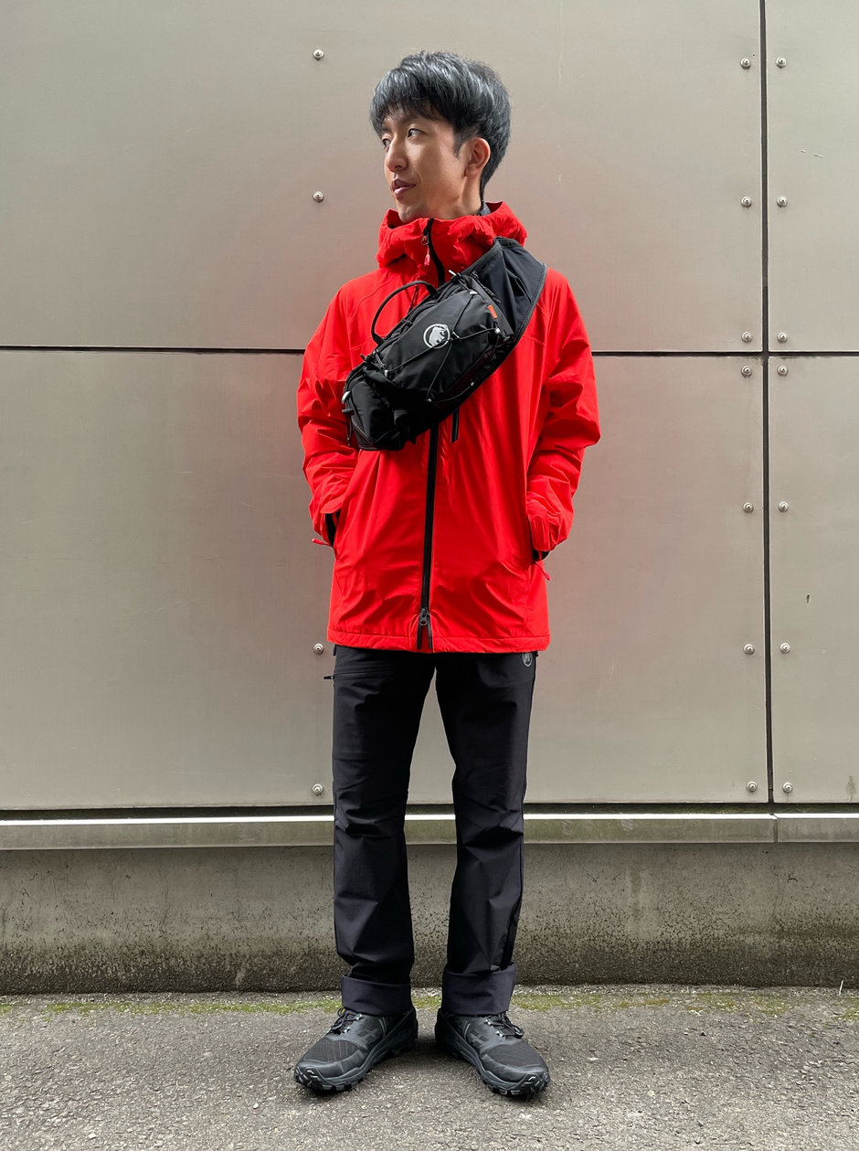 秋の鮮やかな赤黒コーデ Kawamura