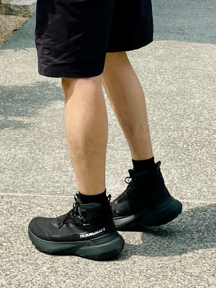 BLACK x WHITE E!KAWA