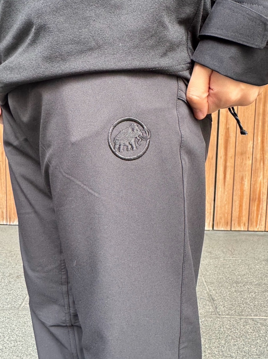 プレミアムブラックコーデ moga