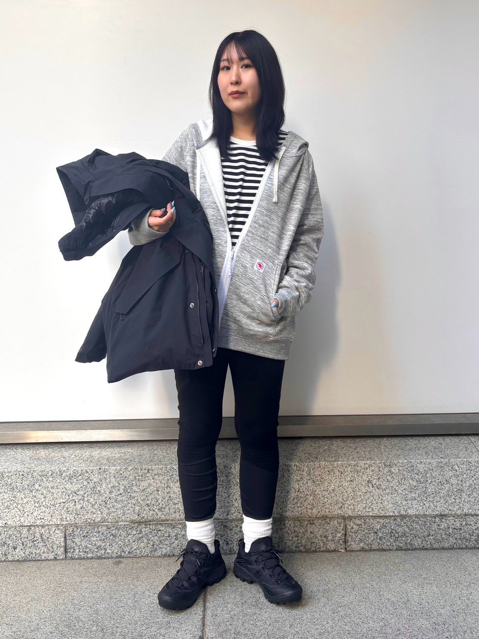  aki コーディネート画像