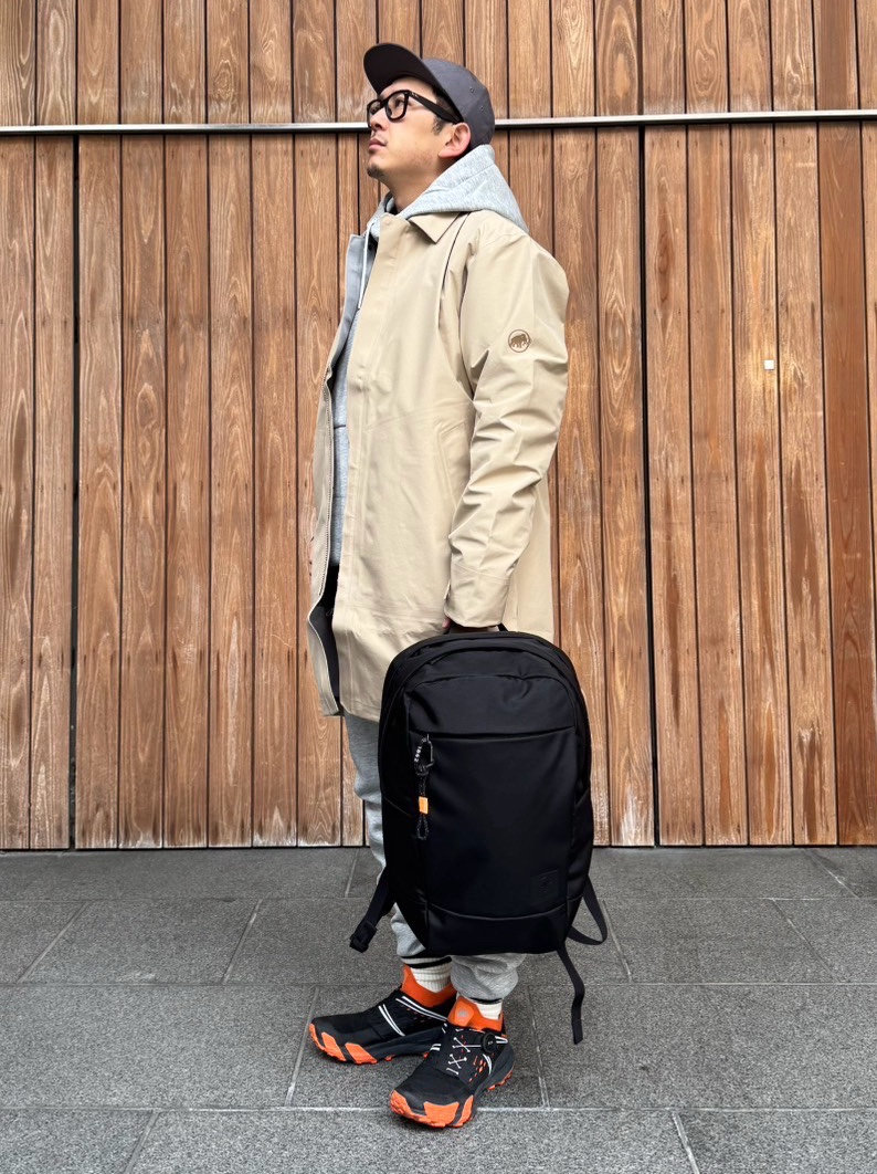 春コートコーデ moga