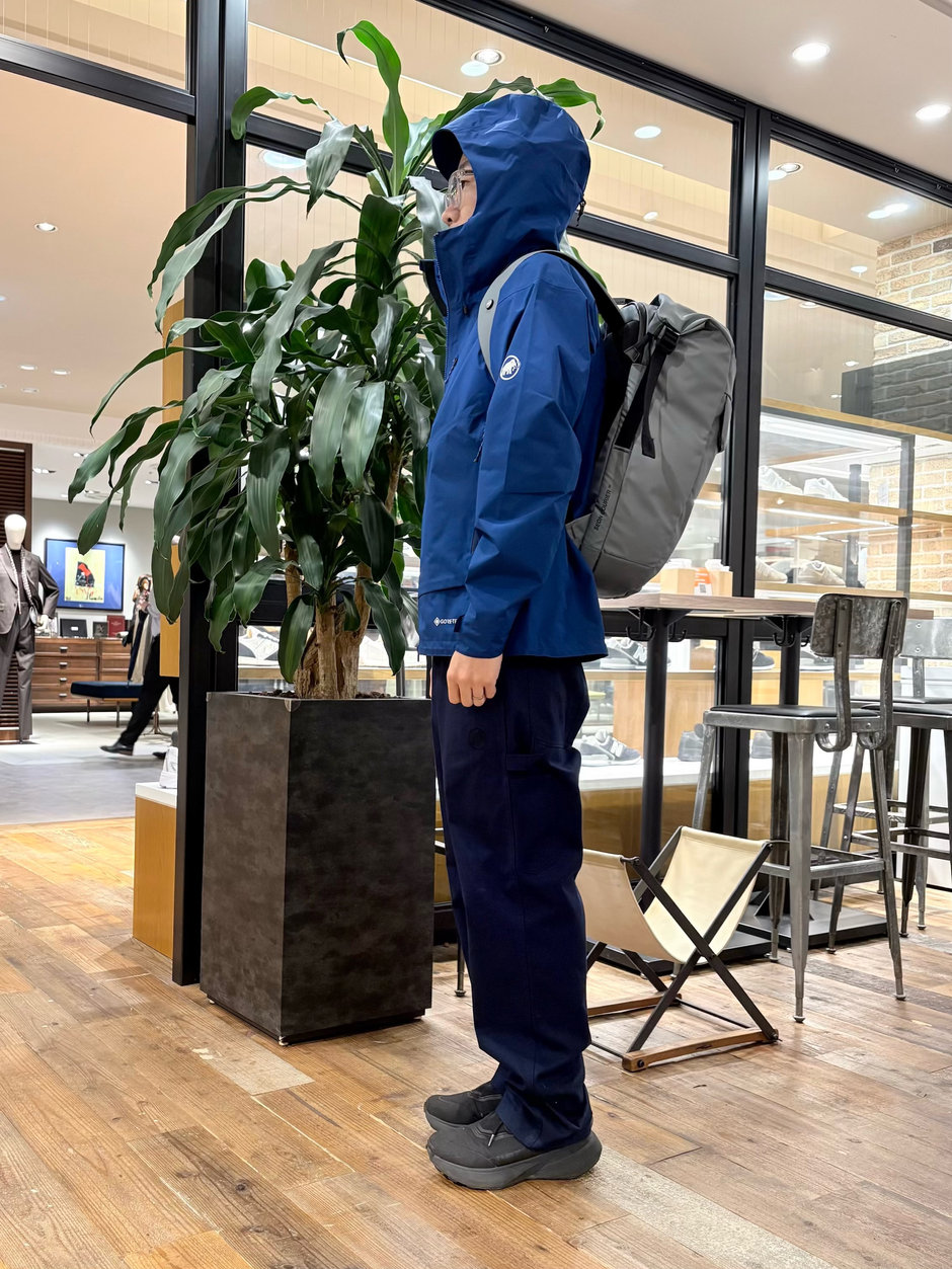 ブルーでまとめる、秋冬カジュアルスタイル E!KAWA