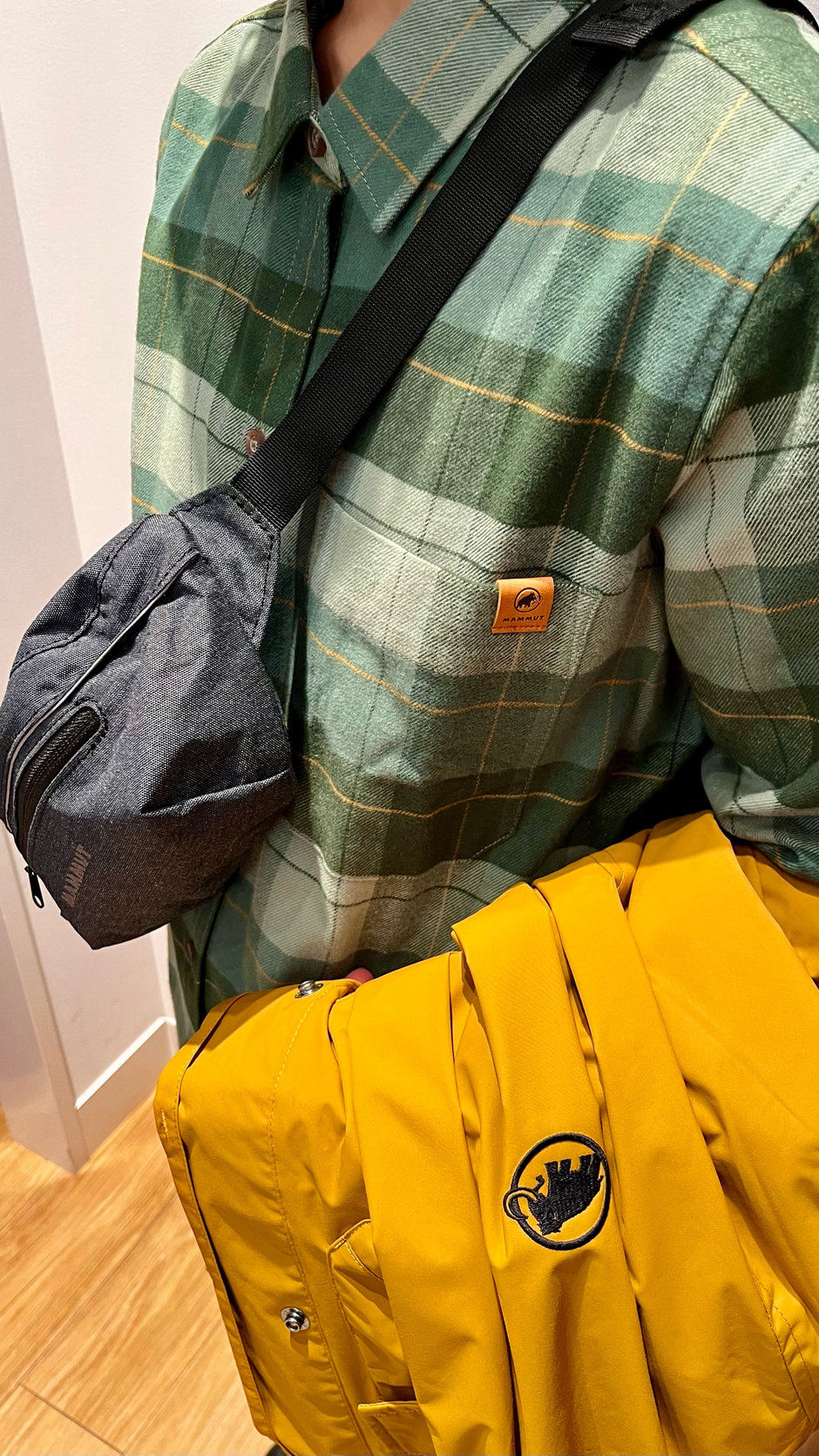 主役になるマウンテンパーカー ほの