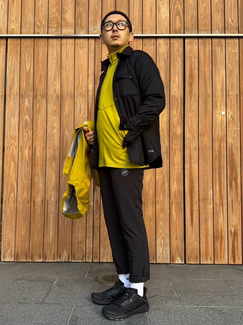 Black × Aura コーデ moga