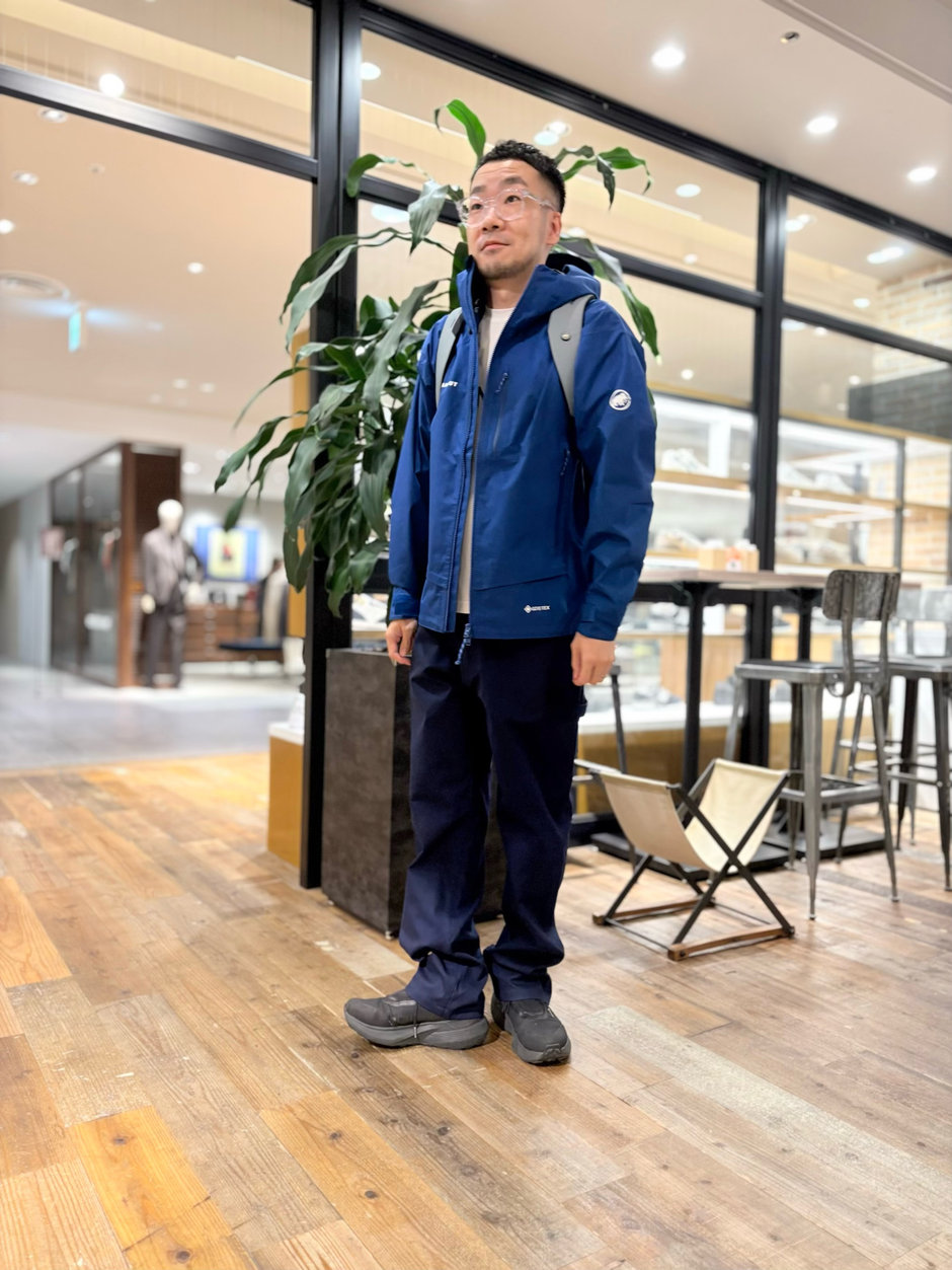 ブルーでまとめる、秋冬カジュアルスタイル E!KAWA