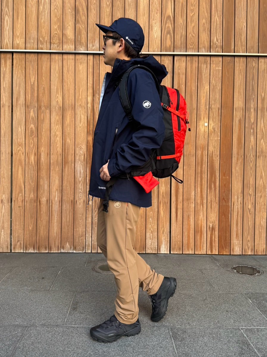 トレッキングコーデ moga