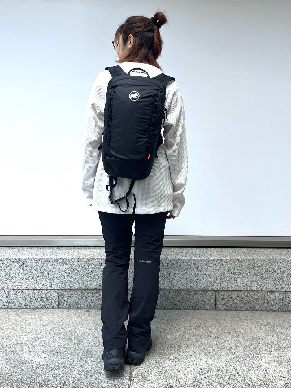 秋はじめ、モノトーン Ito