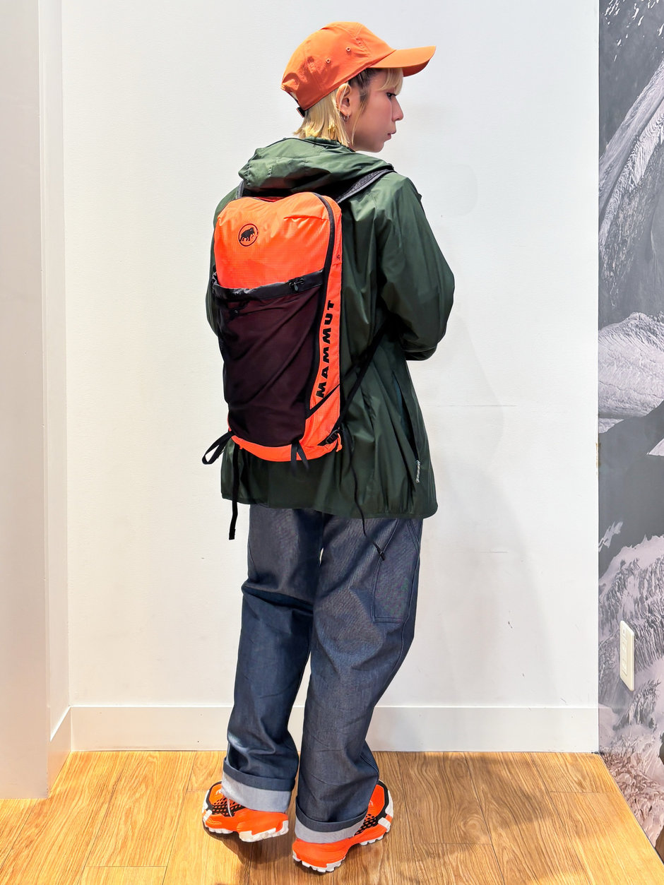 めちゃめちゃ軽〜いウィンドブレーカー ほの