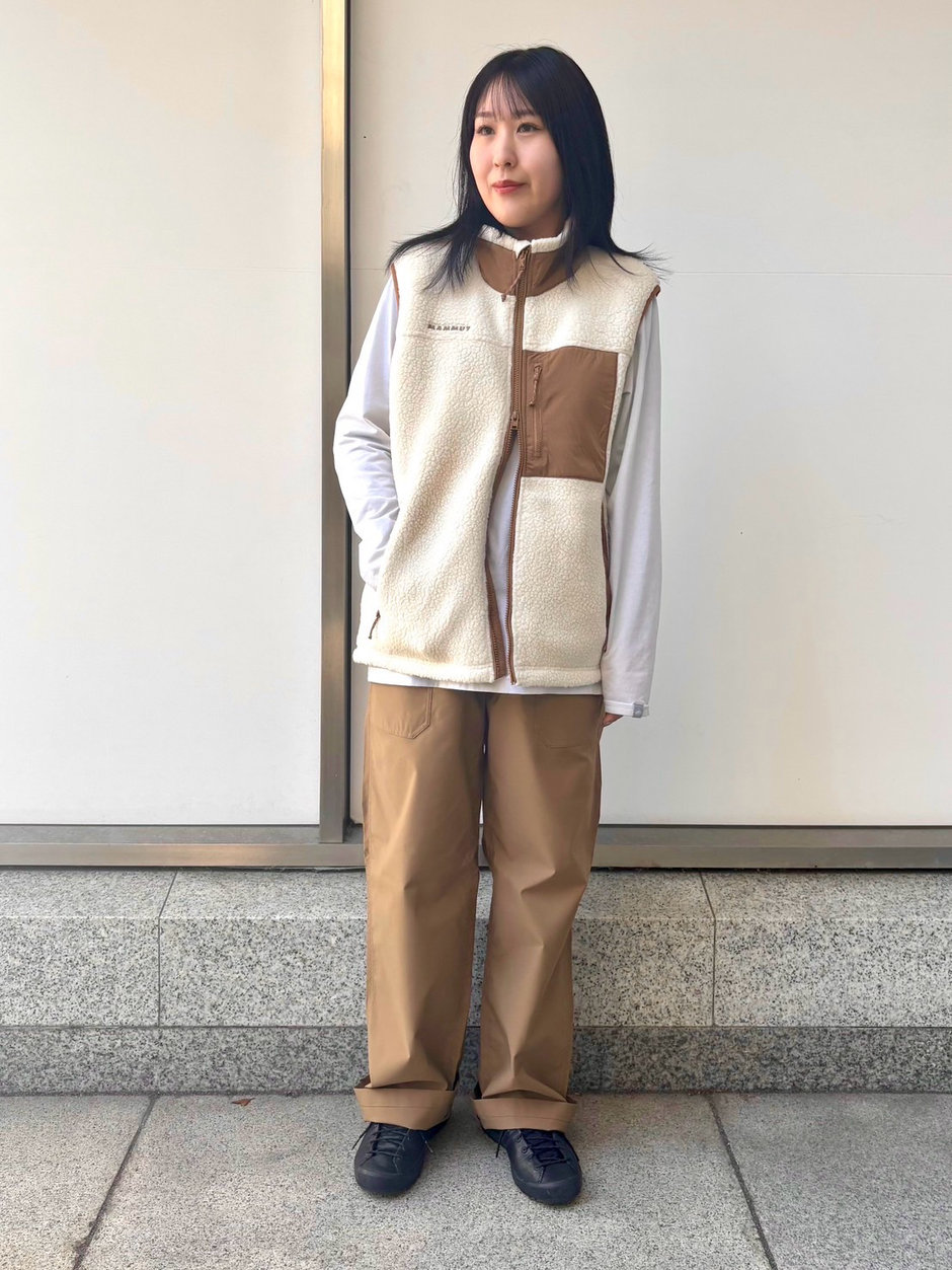  aki コーディネート画像