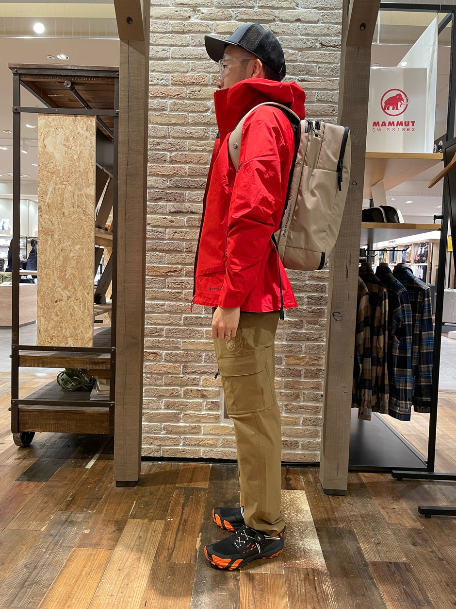 ハードシェルは明るい色がオススメです。 E!KAWA