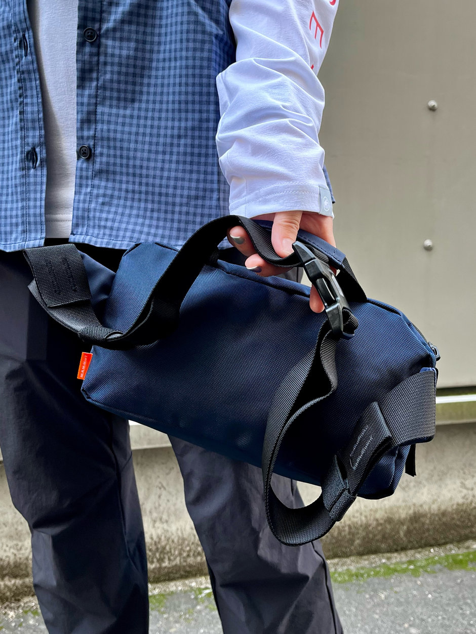 ブルー×ホワイト×ブラック Ito