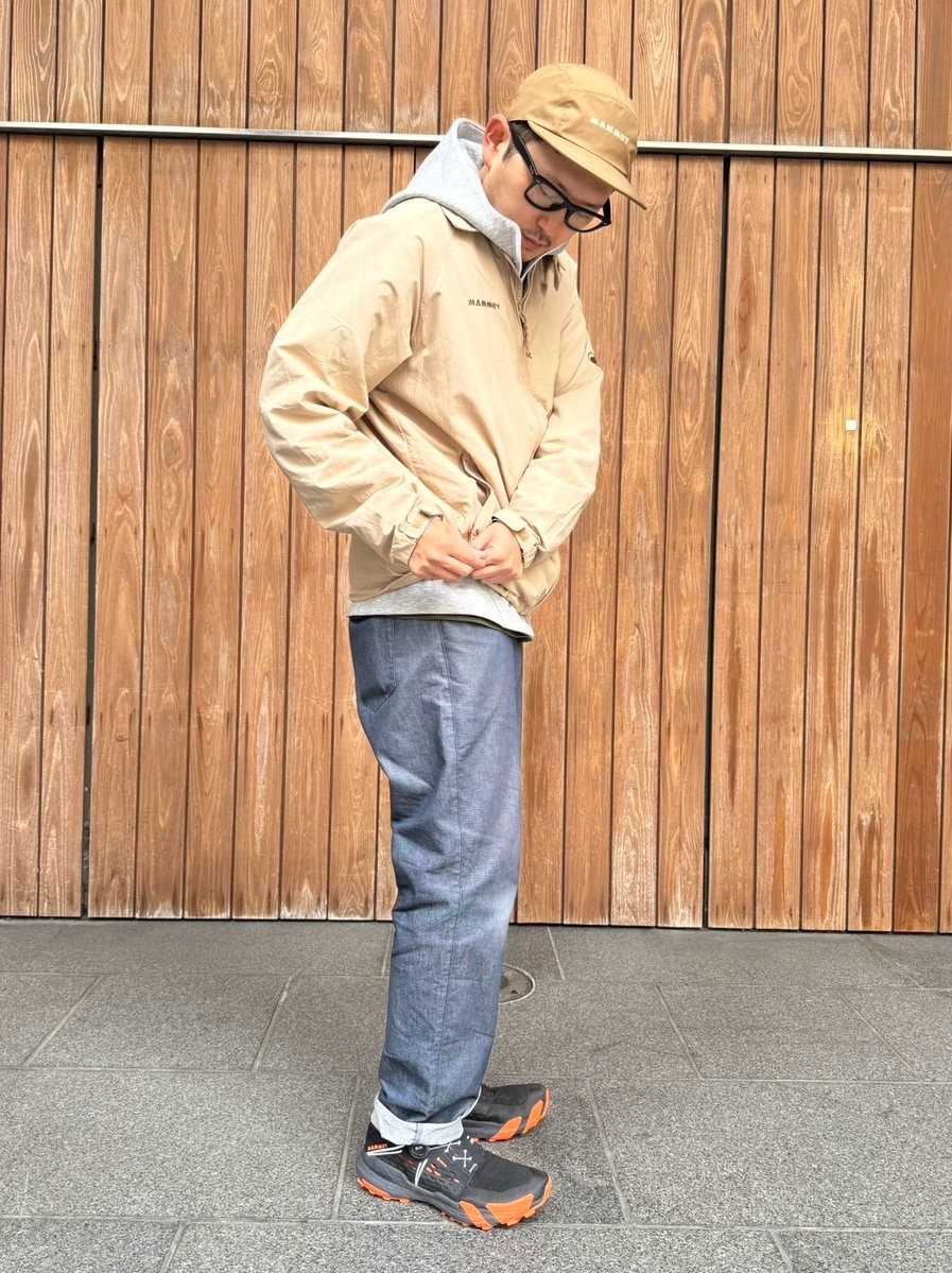 ある日の勤務服 moga