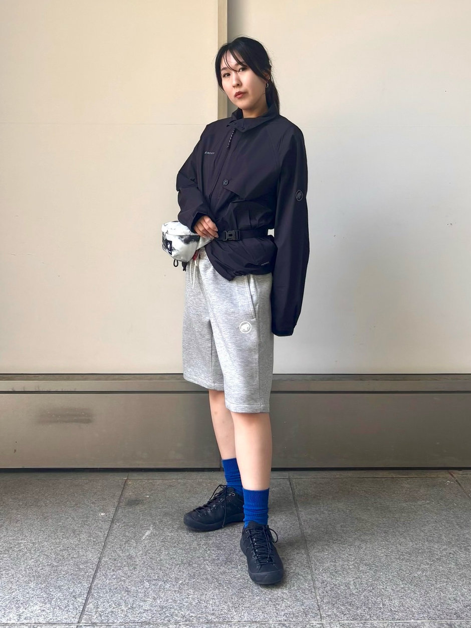 シェル×スウェットのテックスタイル aki