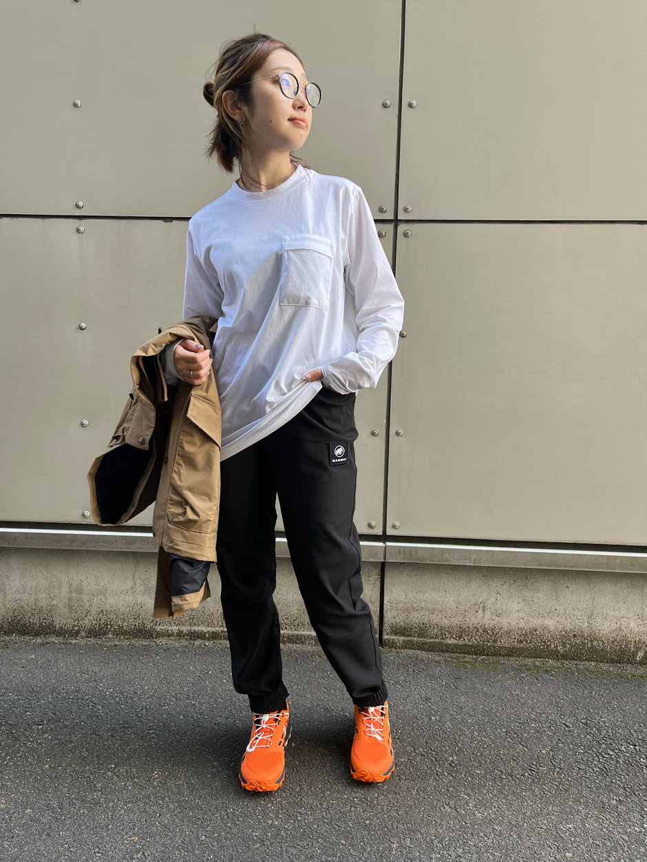 ベーシックカラーのアクティブスタイル Ito