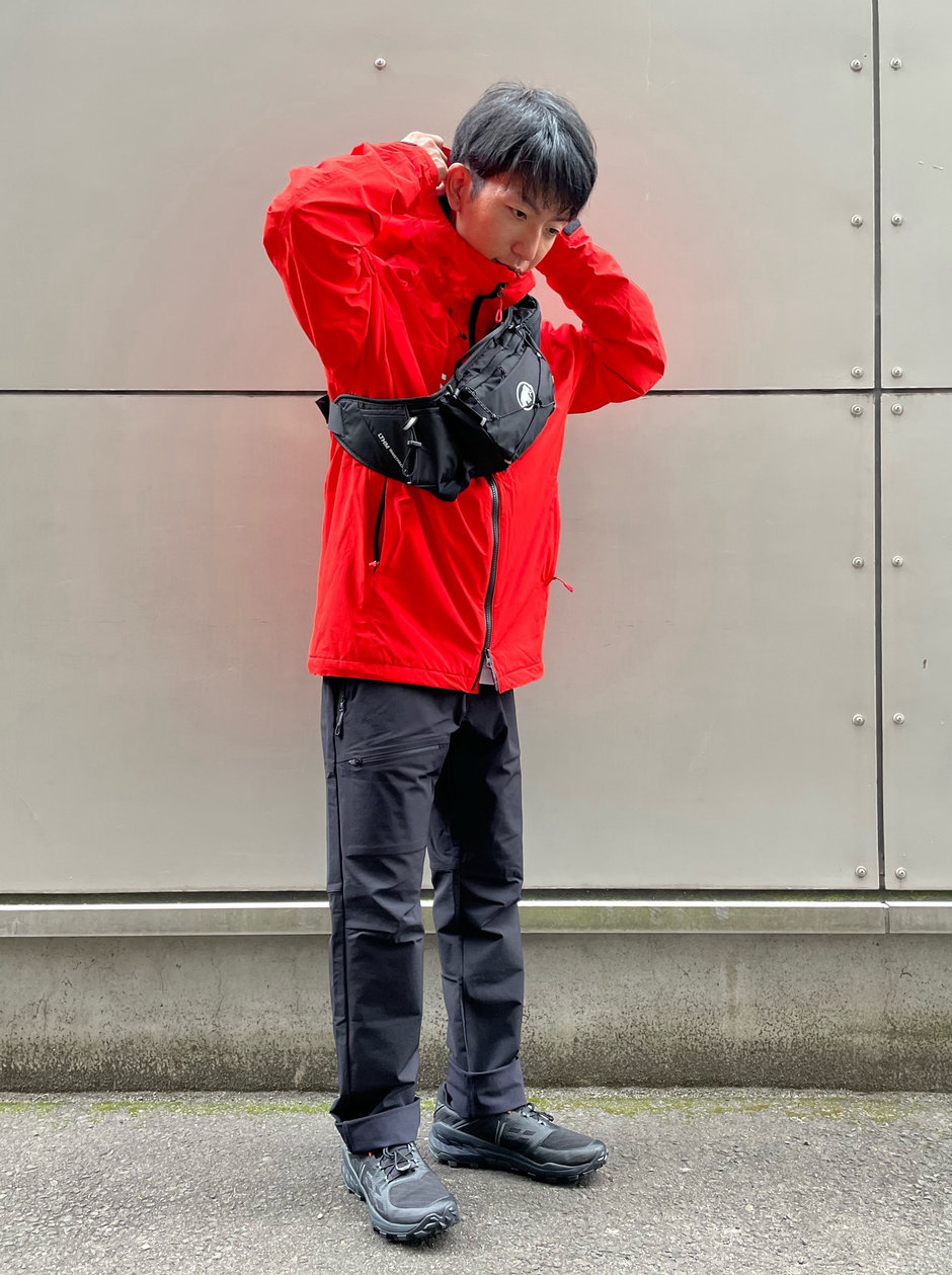 秋の鮮やかな赤黒コーデ Kawamura