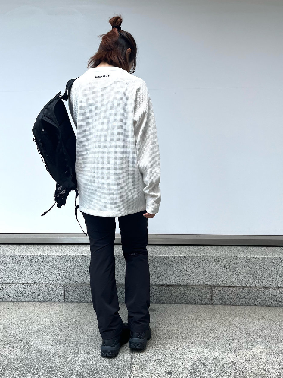 秋はじめ、モノトーン Ito