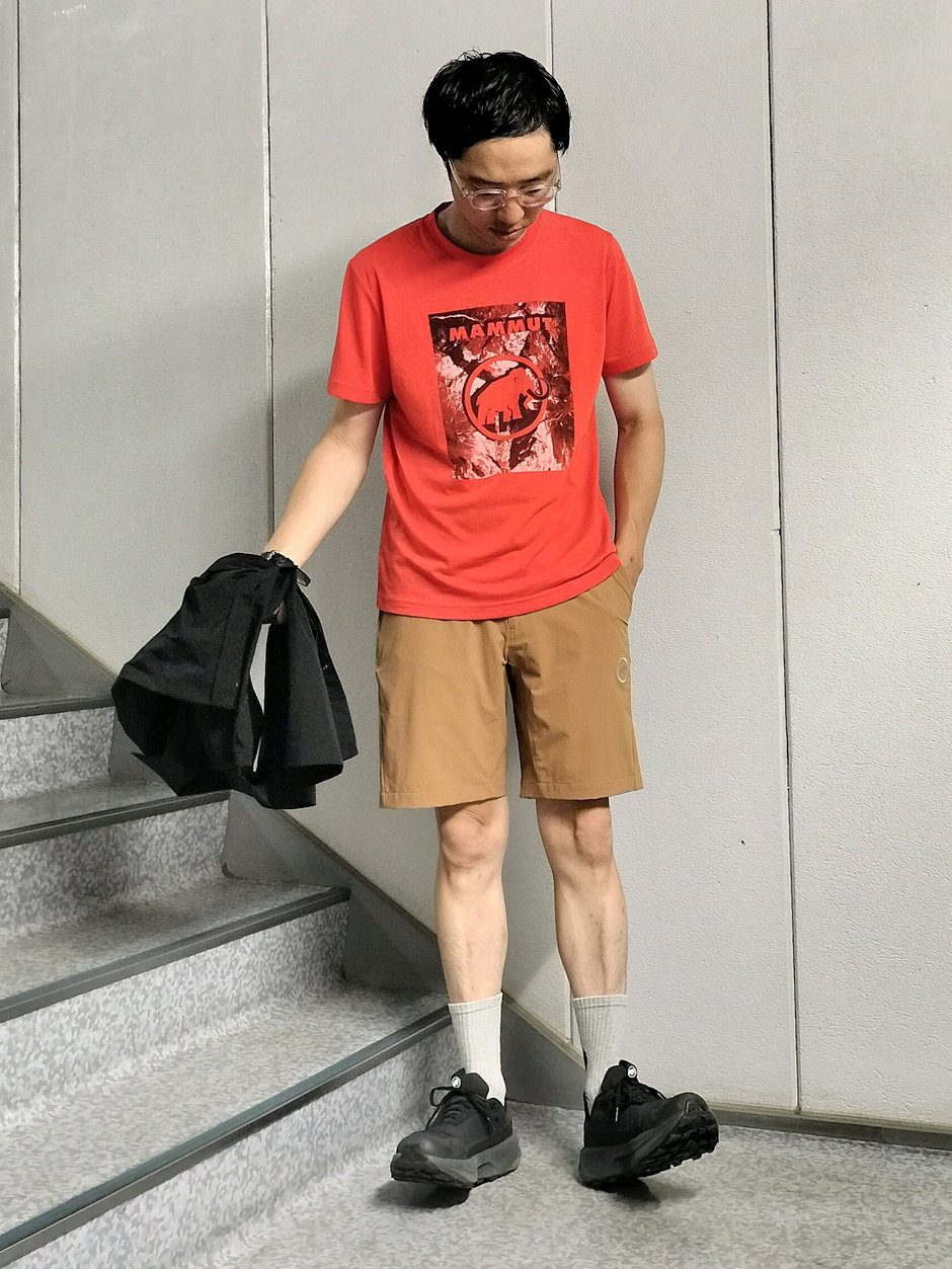 可愛いロゴもシックに着たい方へ まえちゃん