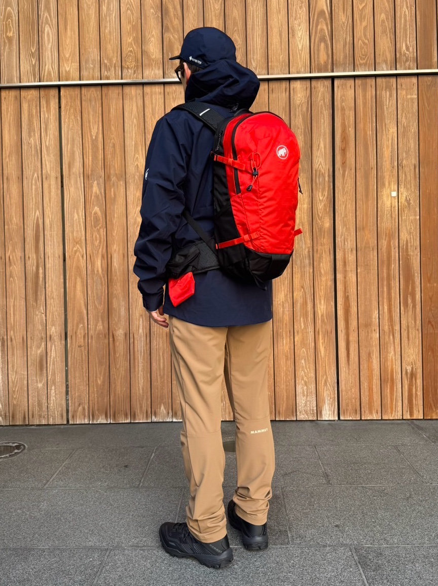 トレッキングコーデ moga