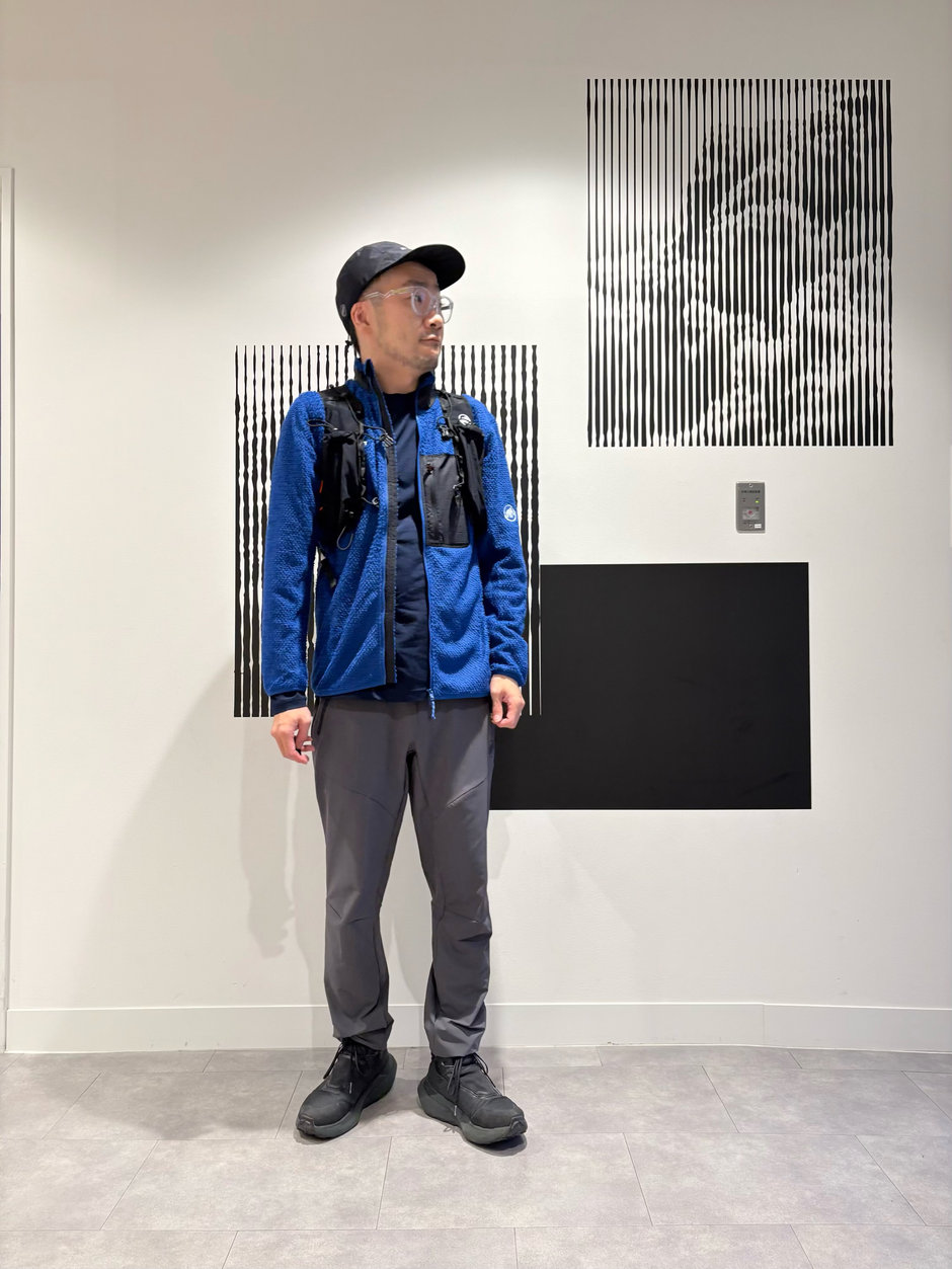 軽やかな着心地で楽しむ、秋のハイキングスタイル E!KAWA