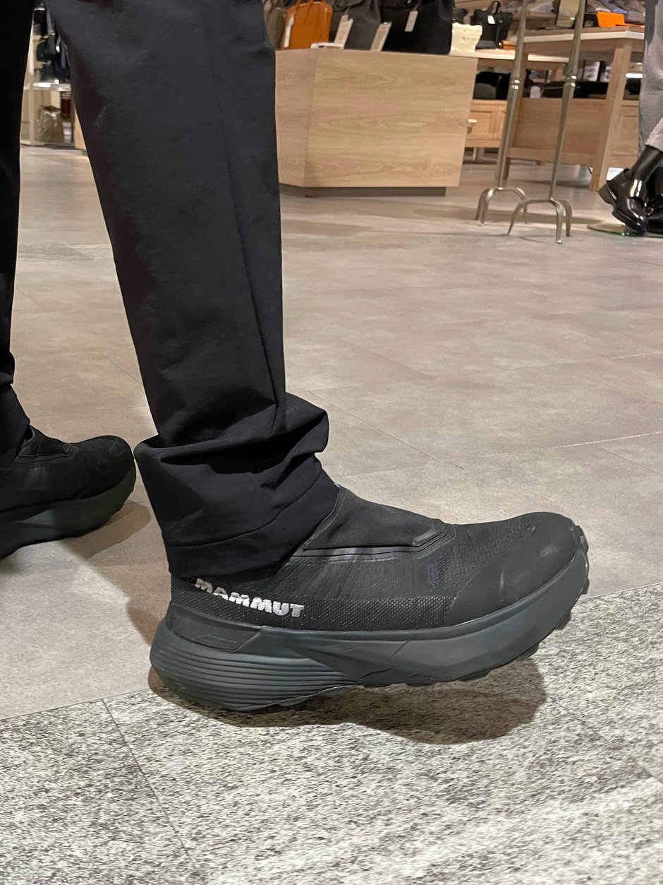 意外に合わせやすいブルー E!KAWA