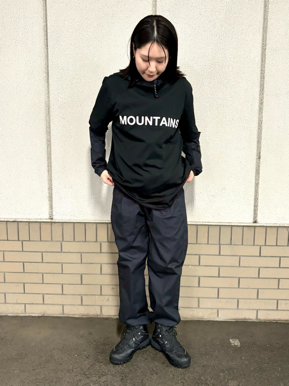 春ブラックコーデ aki