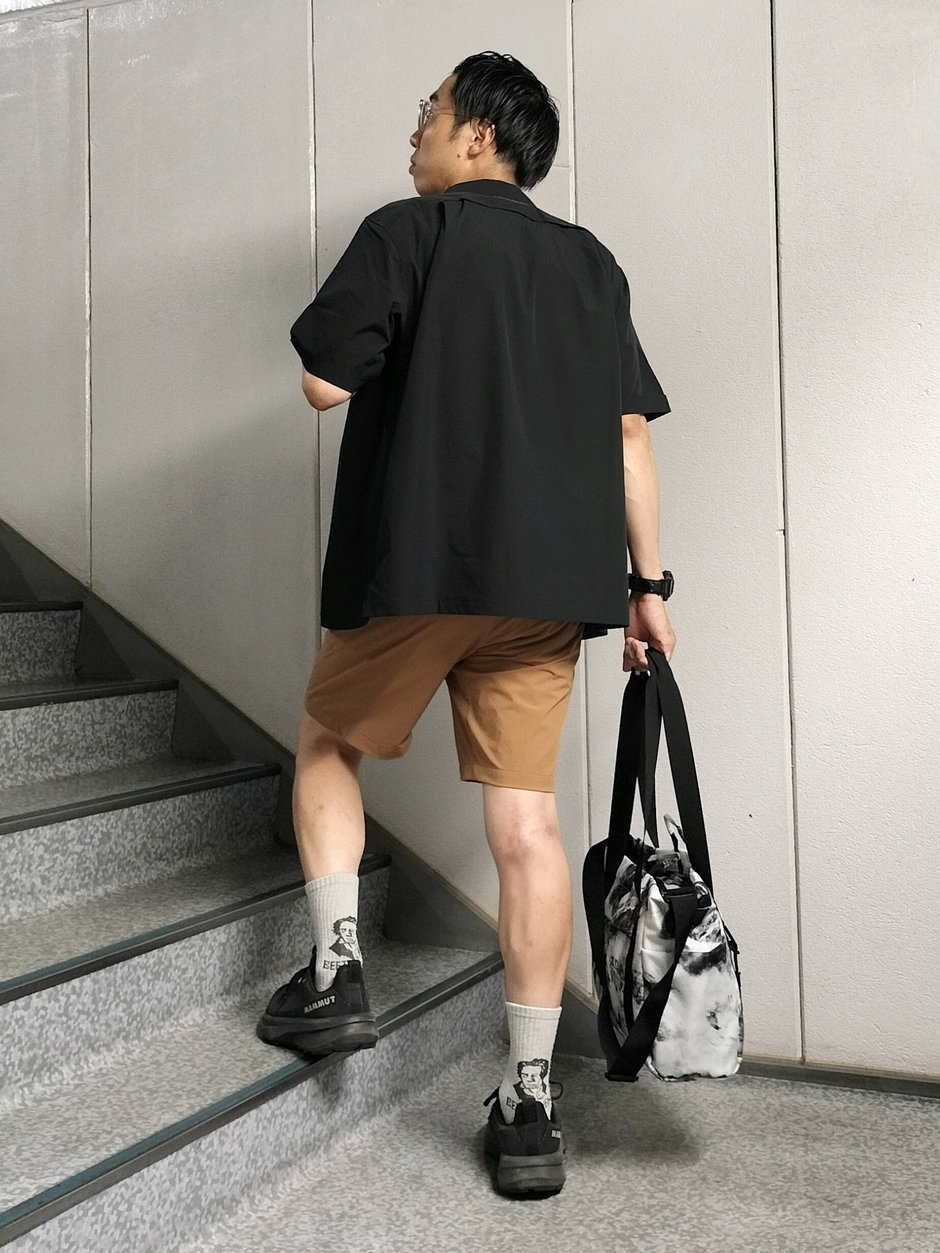 可愛いロゴもシックに着たい方へ まえちゃん