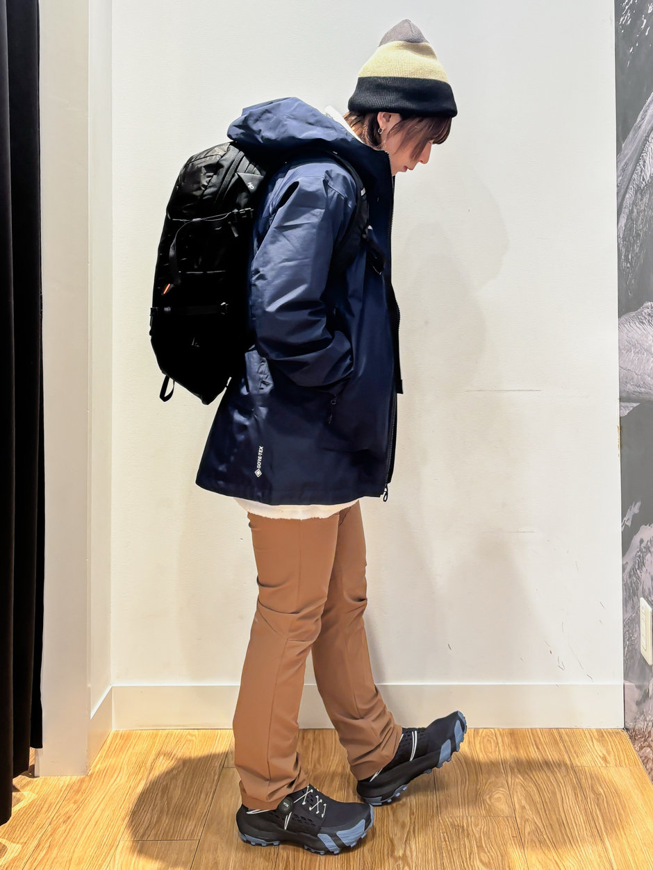 低ハイクも楽しめるカジュアル街コーデ ほの