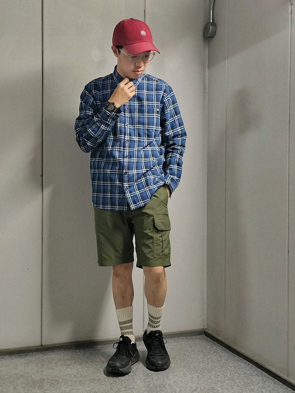 シックにショートパンツを着る まえちゃん