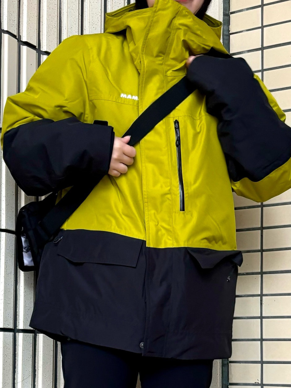 イエロー×ブラックコーデ aki