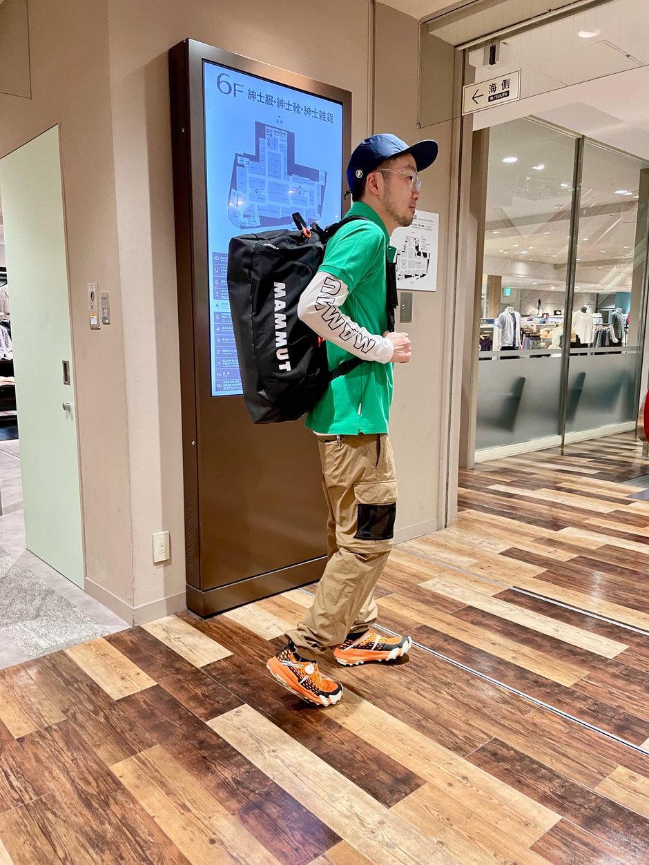 ダッフルバックを背負って。 E!KAWA