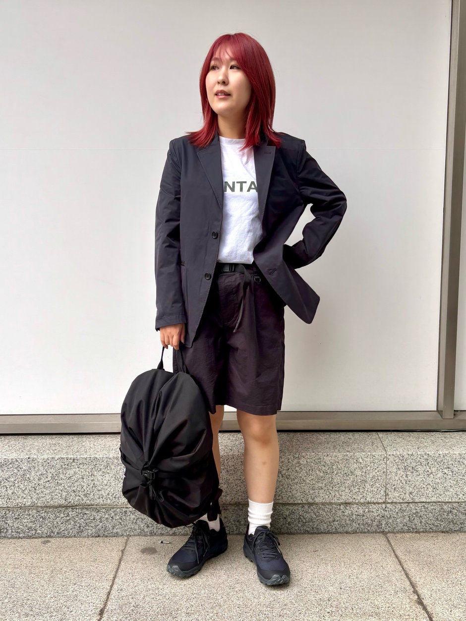 ビジカジ、カジ多めコーデ aki