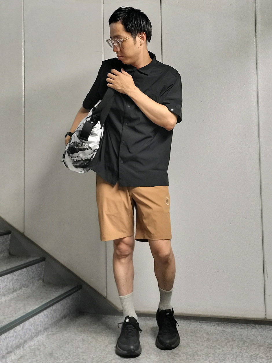 可愛いロゴもシックに着たい方へ まえちゃん