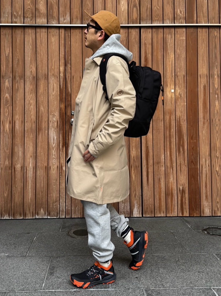 春コートコーデ moga