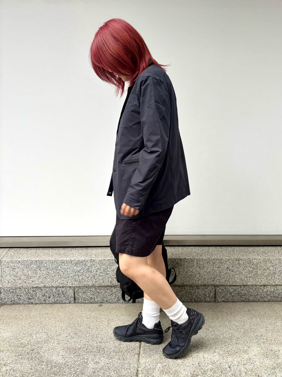 ビジカジ、カジ多めコーデ aki