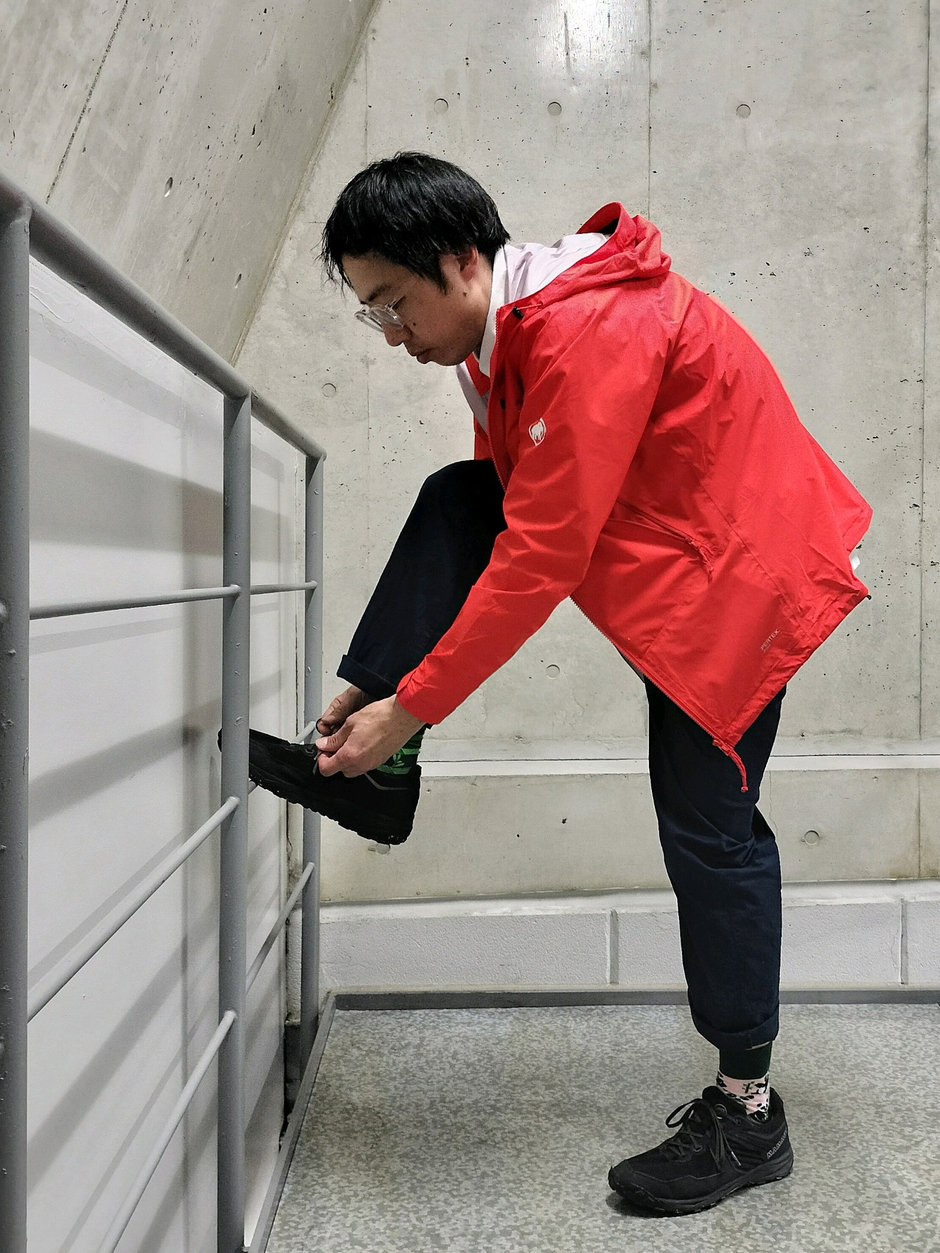 サラッとハードシェルを羽織る まえちゃん