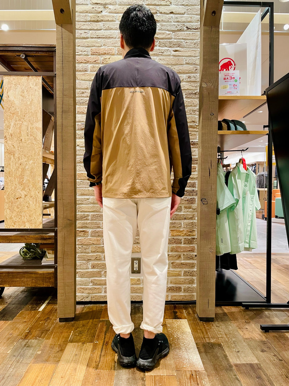 白色パンツにアウトドアテイストを！ E!KAWA