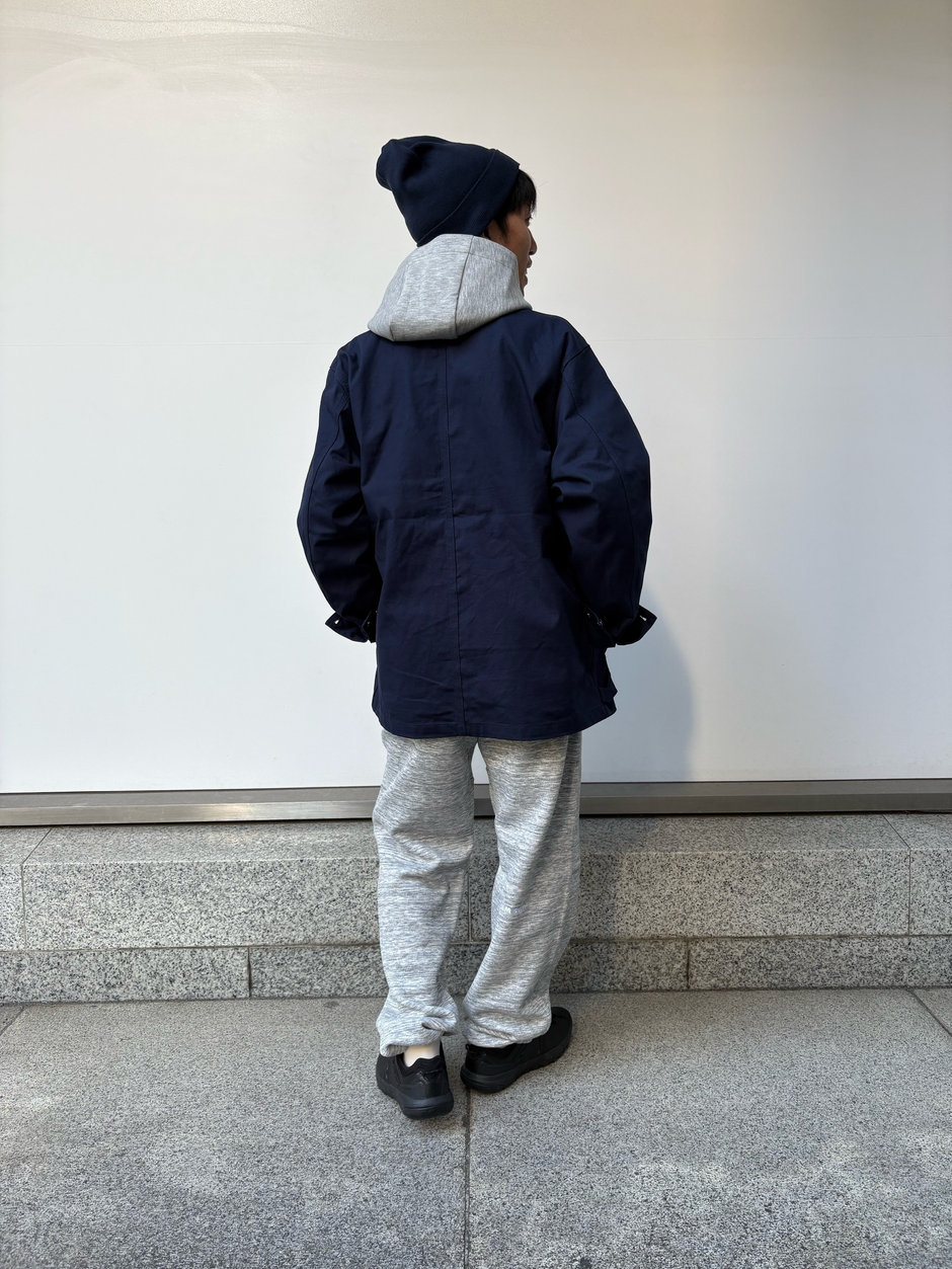 秋冬のゆったりスウェットコーデ Kawamura