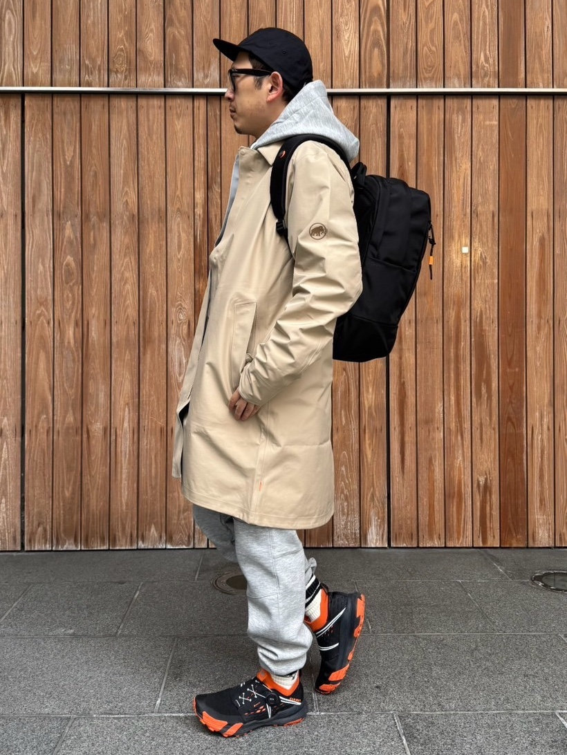 春コートコーデ moga